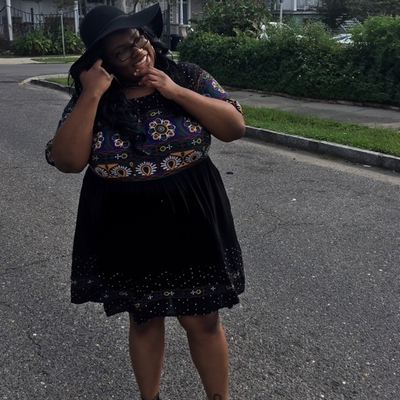 Boohoo Plus Dresses & Skirts - Flowy Printed Dress